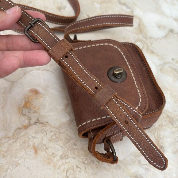 Roots Tribe Leather Mini Crossbody Bag As New - Picture 14 of 17
